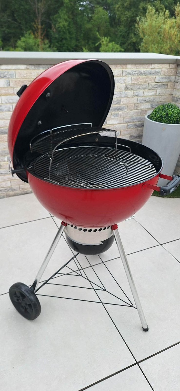 Weber BBQ master touch 57 cm met RVS rooster, Tuin en Terras, Ophalen, Zo goed als nieuw, Met accessoires