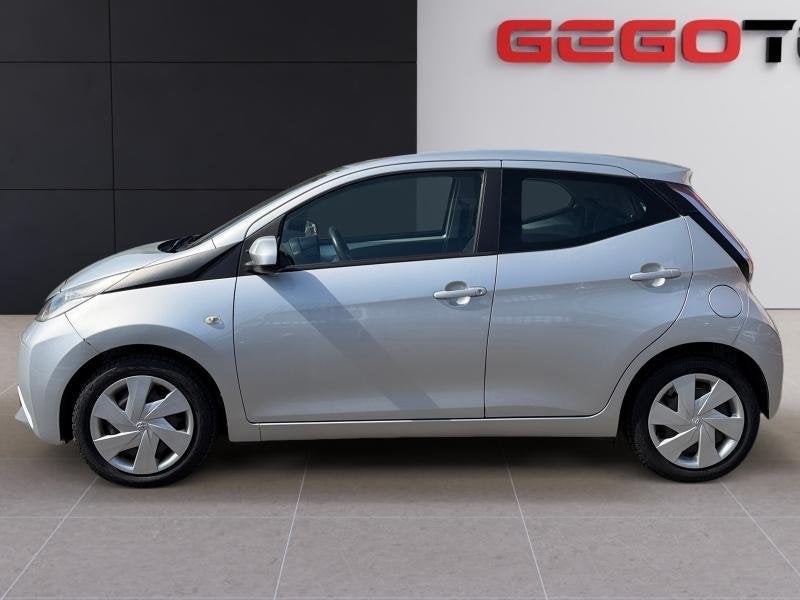 Toyota Aygo x-play, Electronic Stability Program (ESP), Handgeschakeld, 5 deurs, https://public.car-pass.be/vhr/3a6b14a6-a7b9-49eb-8a52-5e07f9f002ac