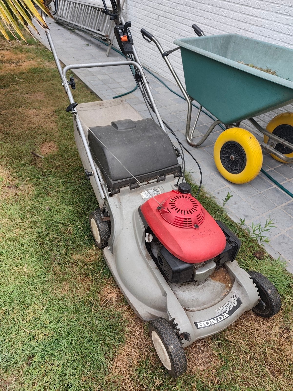 Honda HRB 536c tondeuse à gazon, Jardin & Terrasse, Tondeuses à gazon, Utilisé, Tondeuses à gazon à essence, Sac de ramassage