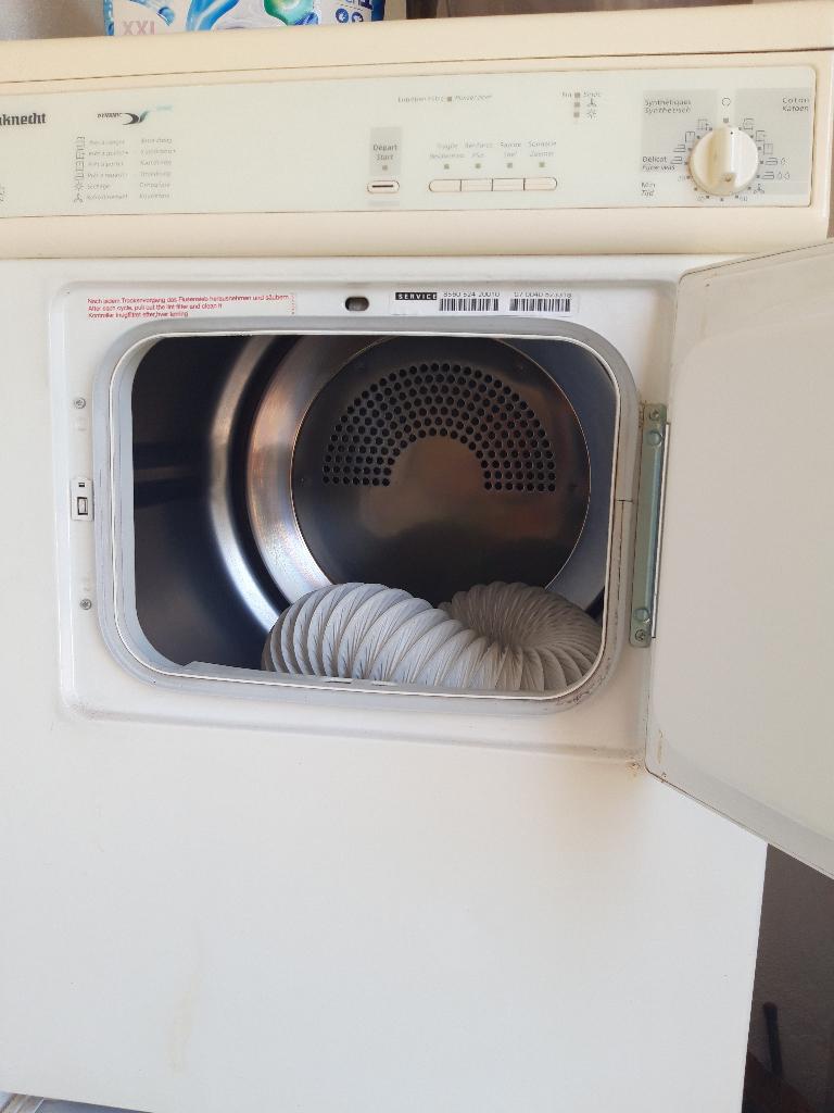 droogkast Bauknecht TRA 5240, Elektronische apparatuur, Droogkasten, Ophalen, Gebruikt, Luchtafvoer, 4 tot 6 kg