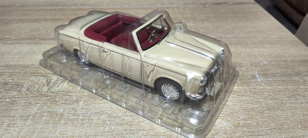 Maquette Solido 1/18, Hobby & Loisirs créatifs, Enlèvement ou Envoi, Neuf, Voiture, Solido