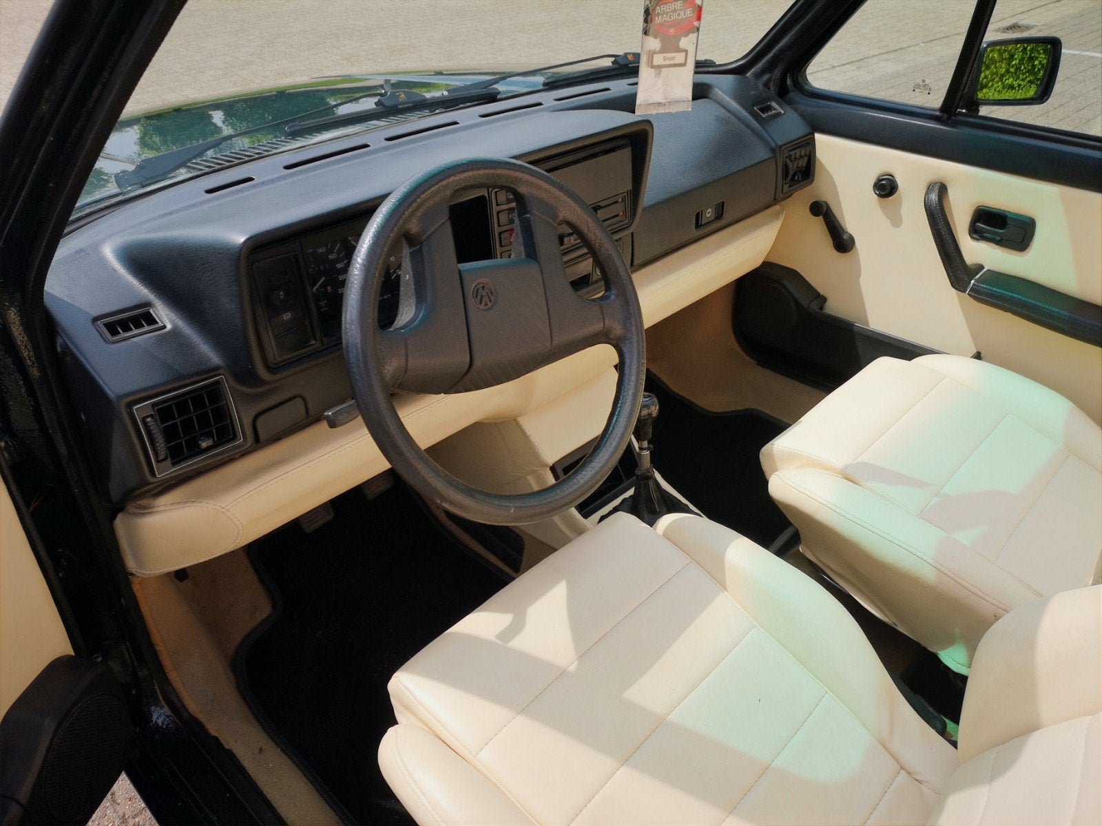 2 oldtimers Ford Escort VW Golf, foto 10