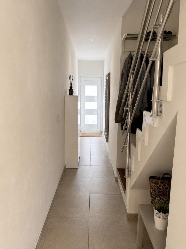 Te koop: Ruime instapklare woning in Hemiksem met tuin, Tot 200 m², Antwerpen, 3 kamers, Tussenwoning