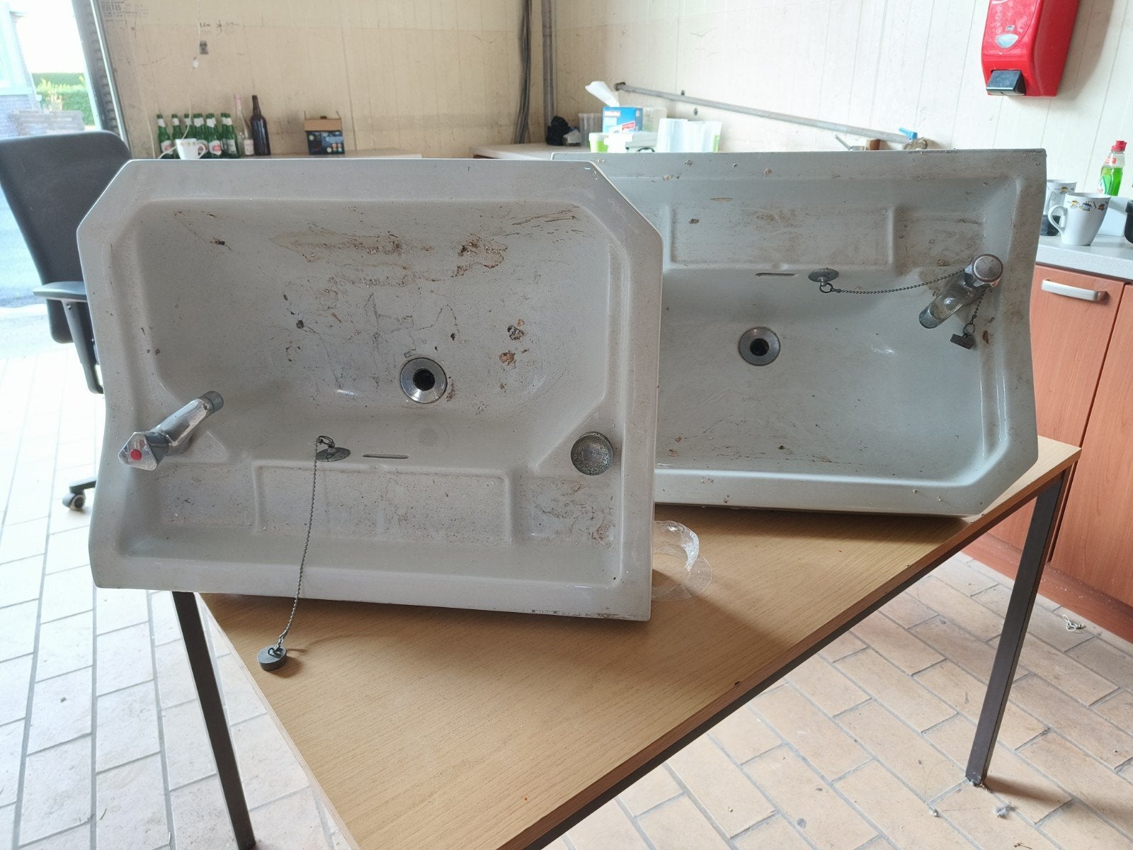 2 x vintage retro Sphinx lavabo op zuil, Huis en Inrichting, Badkamer | Badkamermeubels, Ophalen