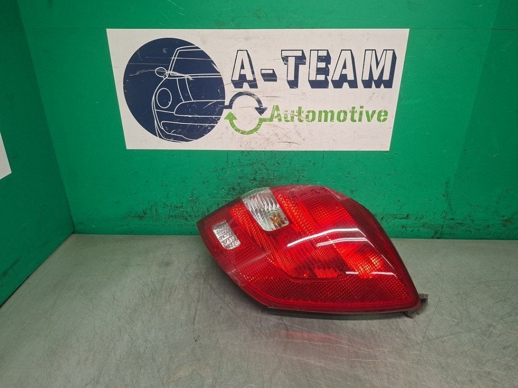 FEU ARRIÈRE DROIT Skoda Fabia II Combi (01-2007/12-2015), Utilisé, Info@skoda-auto.de, Skoda, Max-Planck-Straße  3-5
64331  Weiterstadt, DE