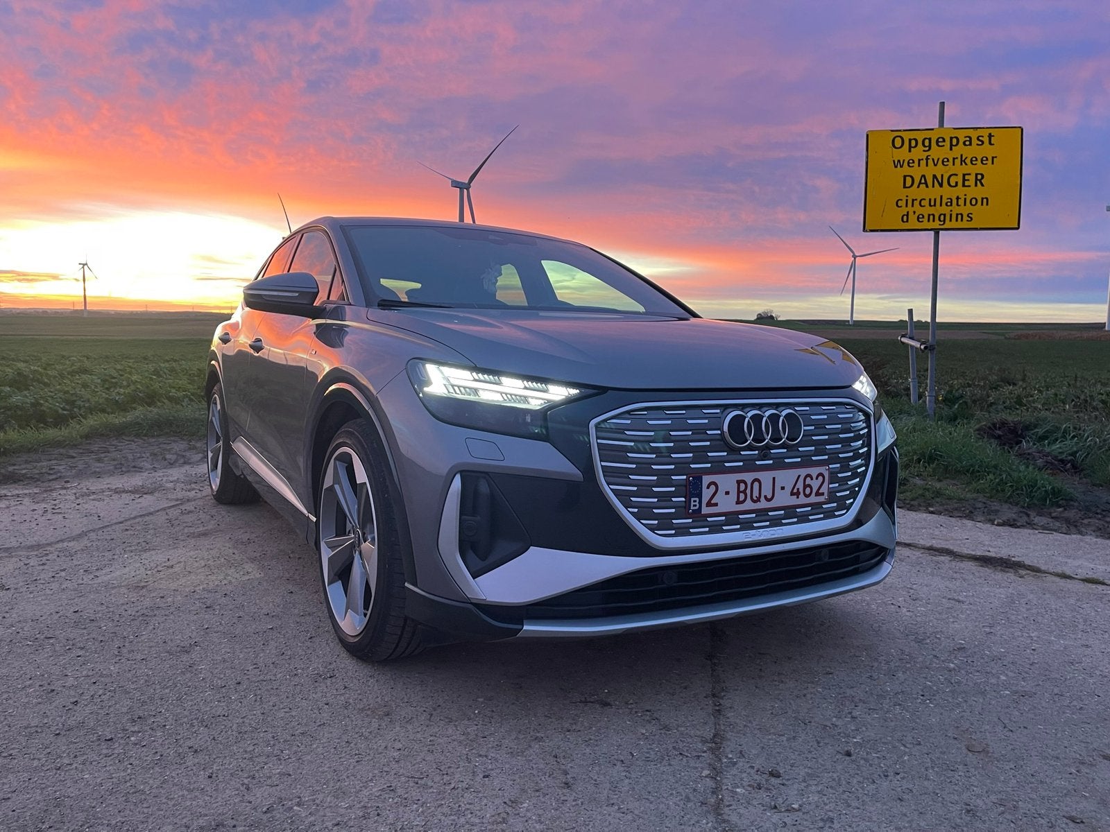 Audi q4 50 S Line sportback, Auto's, Zwart, Parkeerassistent, Leder en Stof, Elektrisch