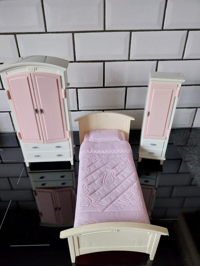Chambre Barbie vintage, Enlèvement
