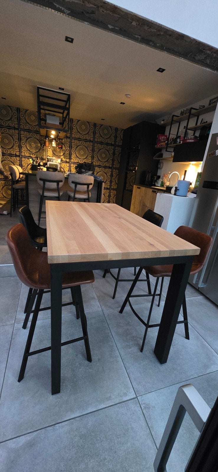 Ensemble table et chaise de bar en chêne massif, Maison & Meubles, Enlèvement, Comme neuf, Y compris les chaises de bar