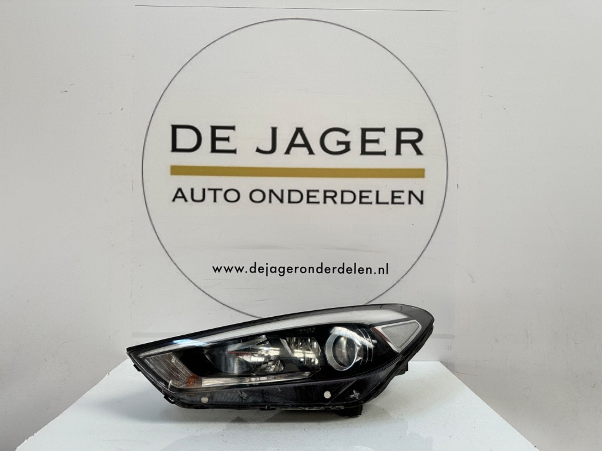 LIENS DE LAMPE DE BORD LED HYUNDAI TUCSON III 92101-D7100, Autos : Pièces & Accessoires, Heolleung-ro 12
06797  Seoul, Info@hyundai.com