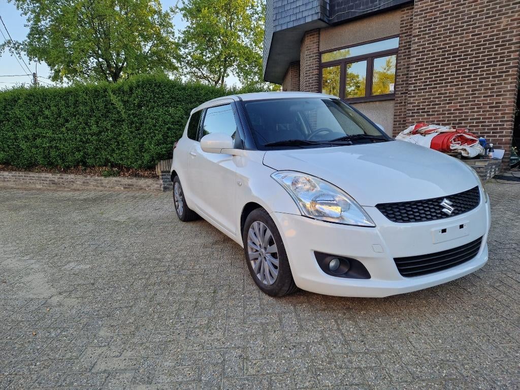 suzuki swift, Auto's, Voorwielaandrijving, Euro 5, Stof, Swift