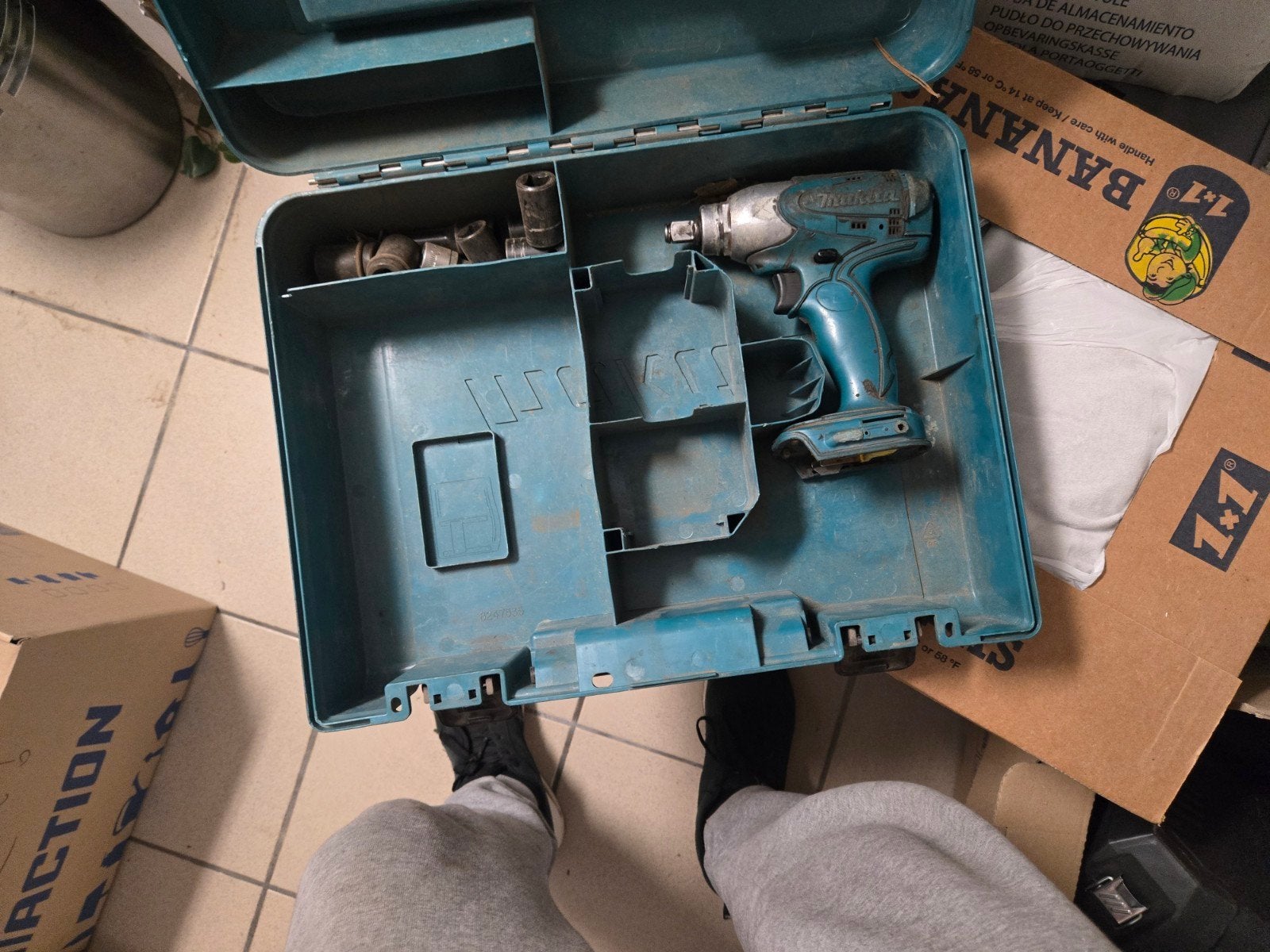 slachmoer sleutel makita met lader, Doe-het-zelf en Bouw, Ophalen of Verzenden, Gebruikt, 400 tot 600 watt, Overige typen