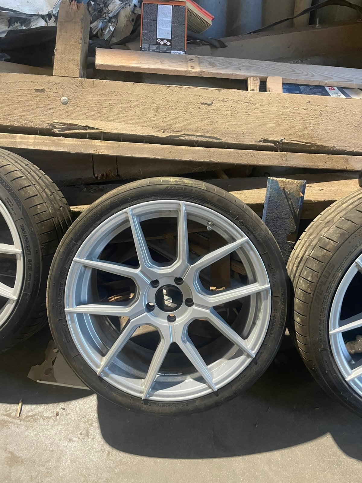 Jr 5x100 velgen 205/40ZR 17 ( 1 velg geplooit ), Particulier, Te koop