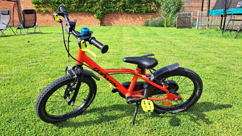 Fiets b'twin 16 inch 900 racing rood, Fietsen en Brommers, Fietsen | Kinderfietsjes, Zo goed als nieuw, 16 tot 20 inch, Ophalen