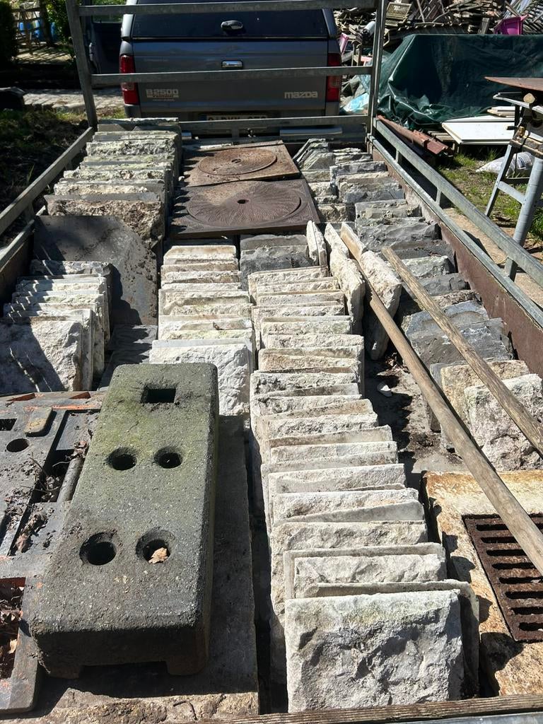 Pied devant le panneau de signalisation, Enlèvement, Comme neuf, Synthétique