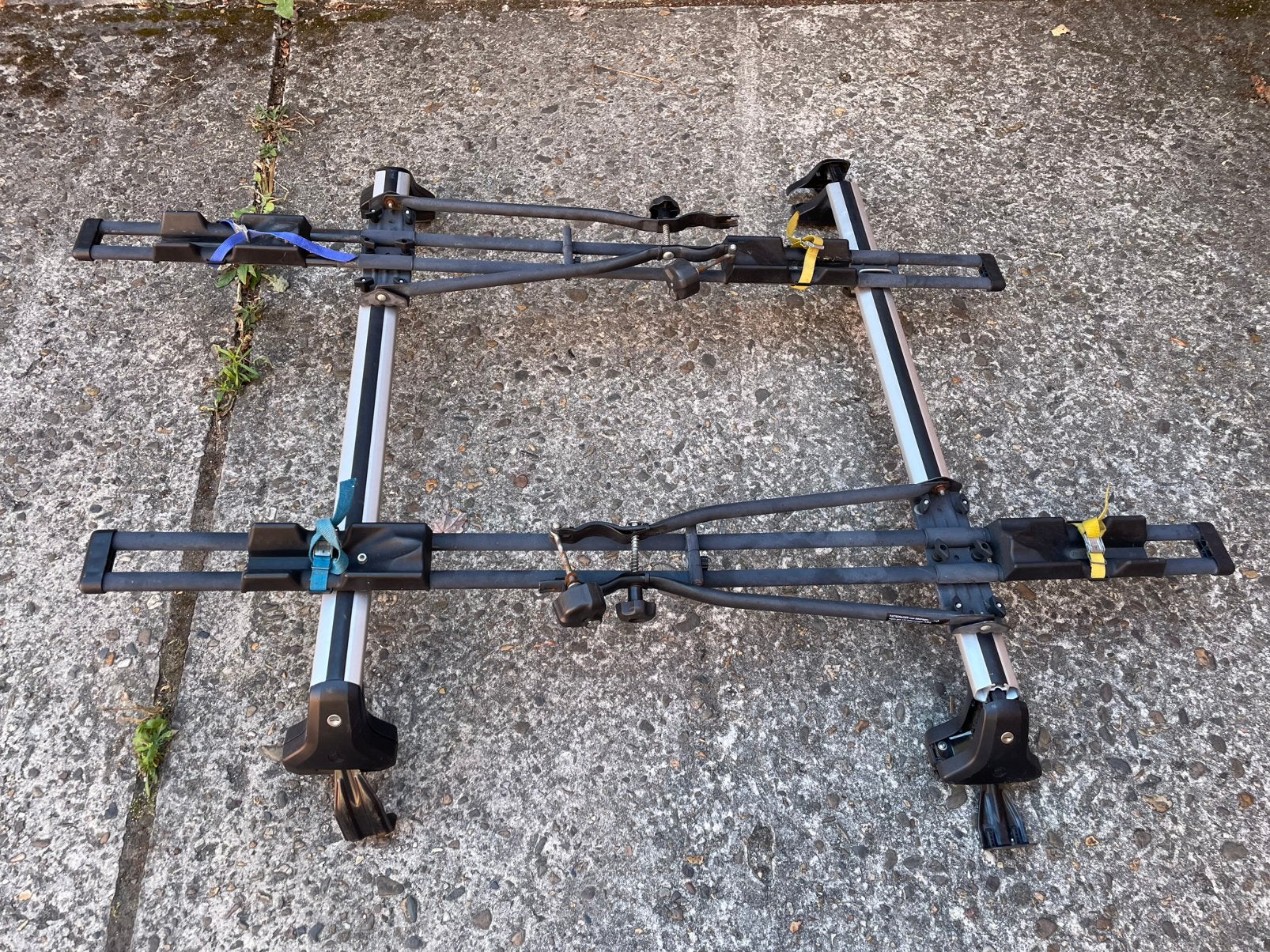 dakdragers Skoda Fabia Hatchback bouwjaar >2007, Ophalen, 2 fietsen, Gebruikt, Dakdrager