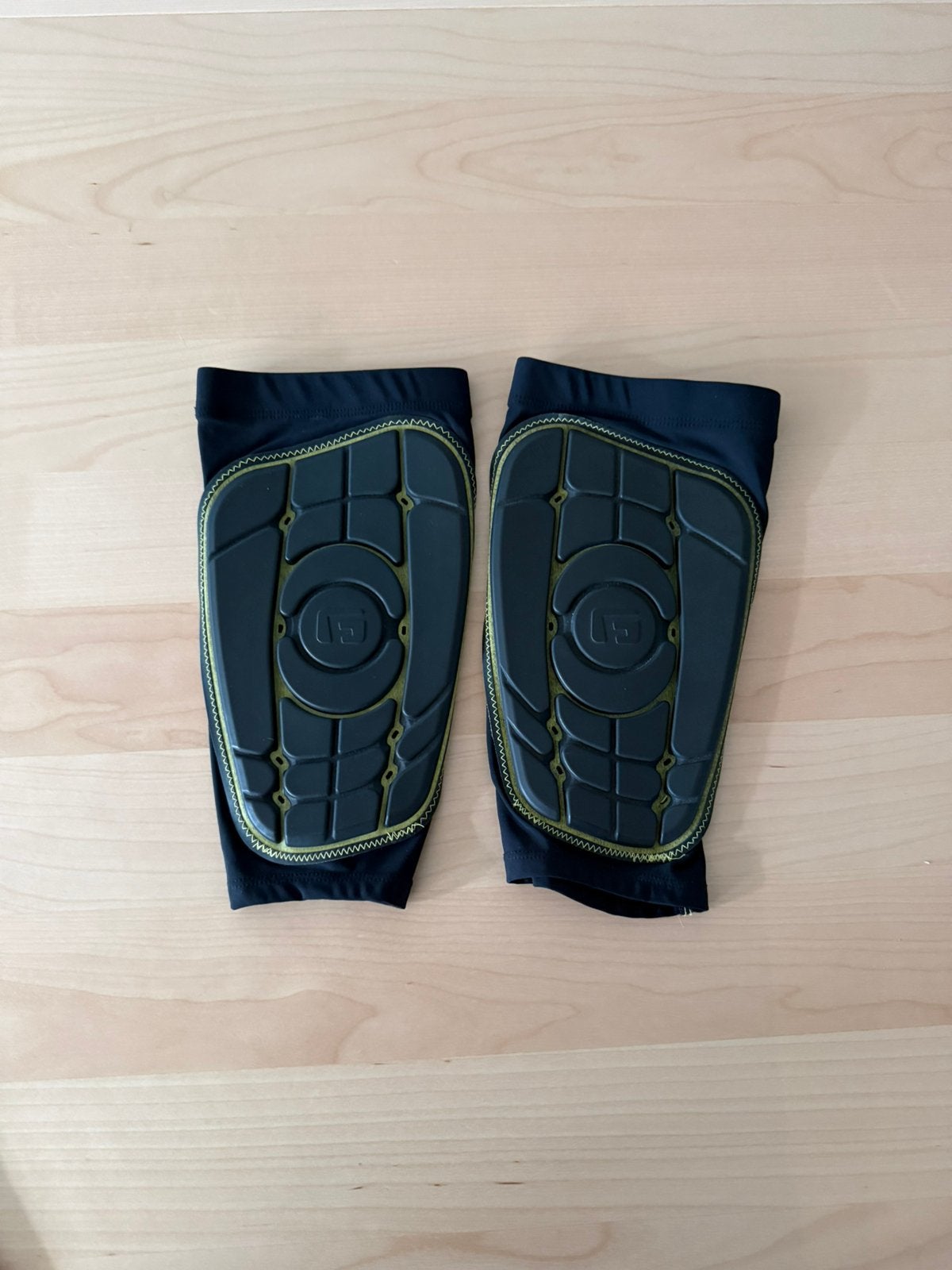 Protège-tibias G Form Pro Elite S XL, Enlèvement, Comme neuf