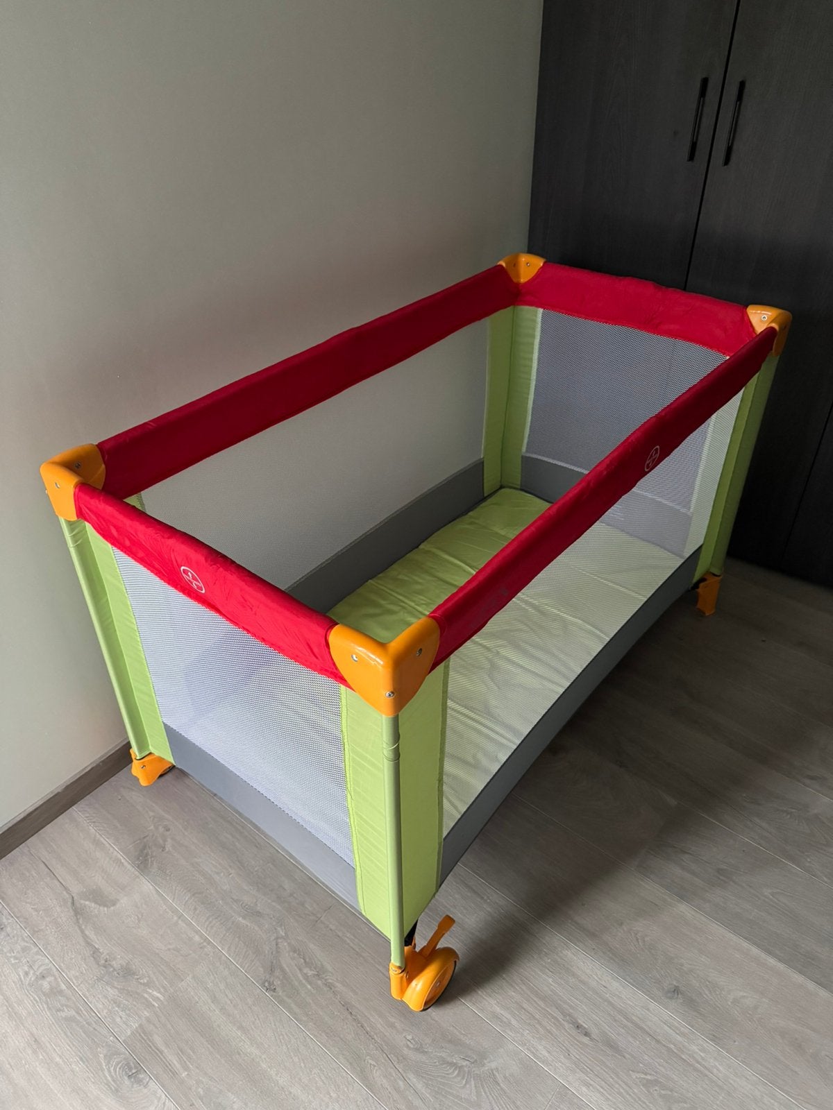 Lit de voyage 120cm x 60cm + matelas, Ophalen, Zo goed als nieuw, Reisbedje