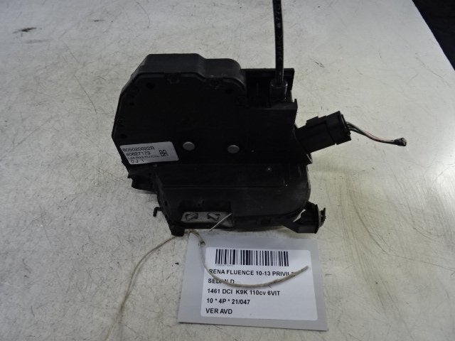 SERRURE DE PORTE AVANT DROITE Fluence (LZ) (805020022R), Utilisé, Droite, Renault