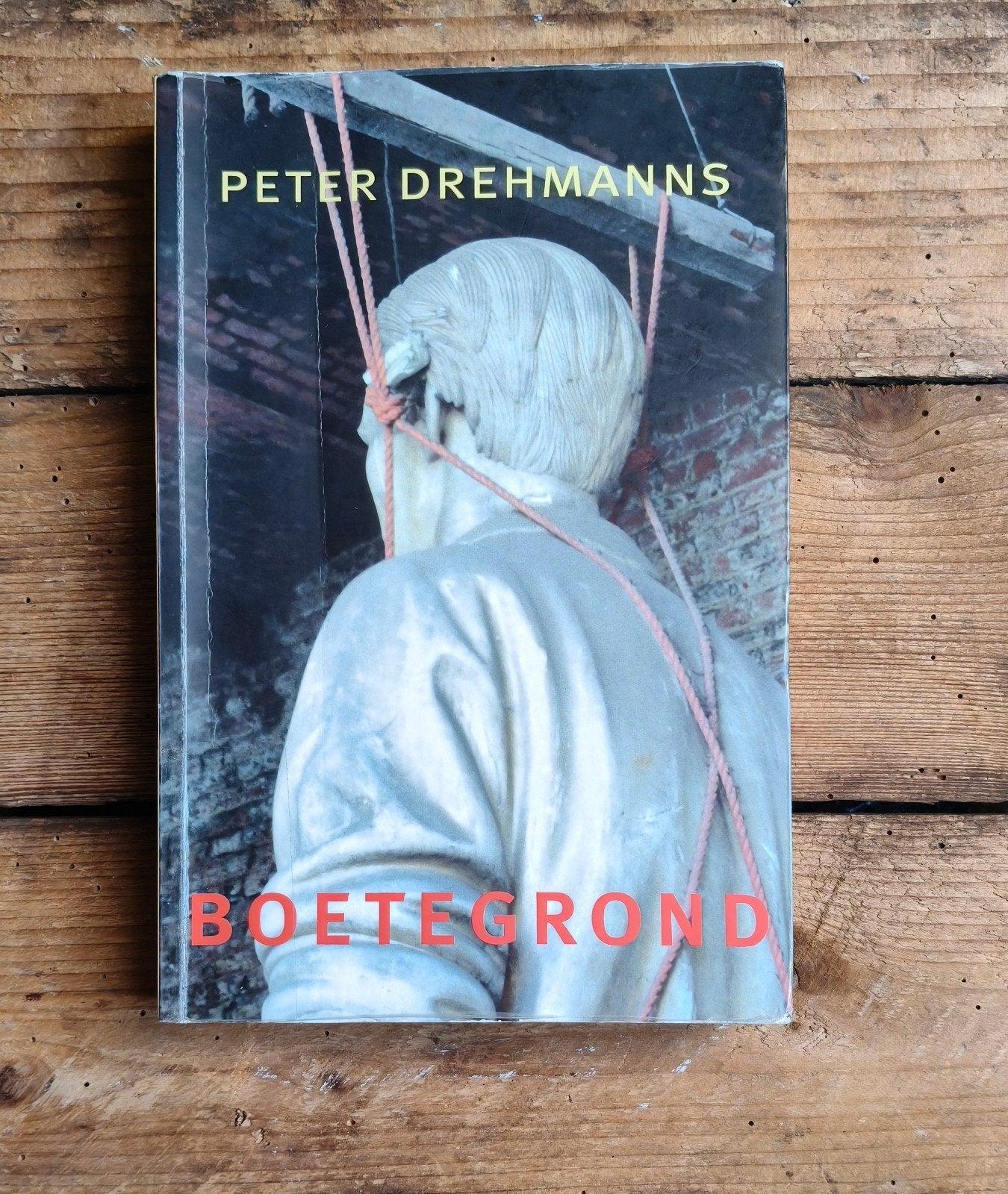 Boek „Boetegrond” - Peter Drehmanns (In uitstekende staat), Boeken, Ophalen of Verzenden