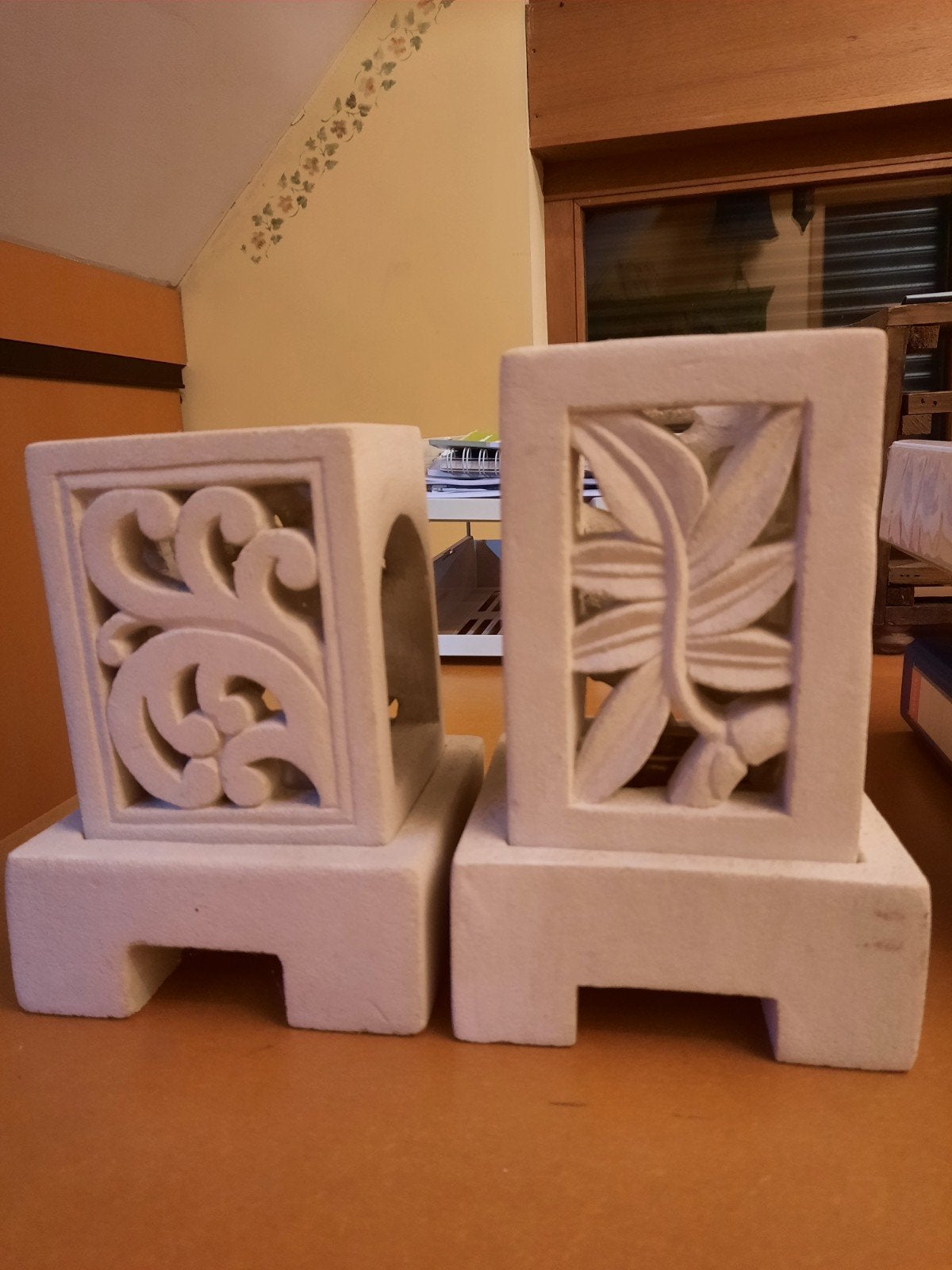 2 lanternes en pierre sculptée, Maison & Meubles, Matériau naturel, Beige, Enlèvement, 20 cm