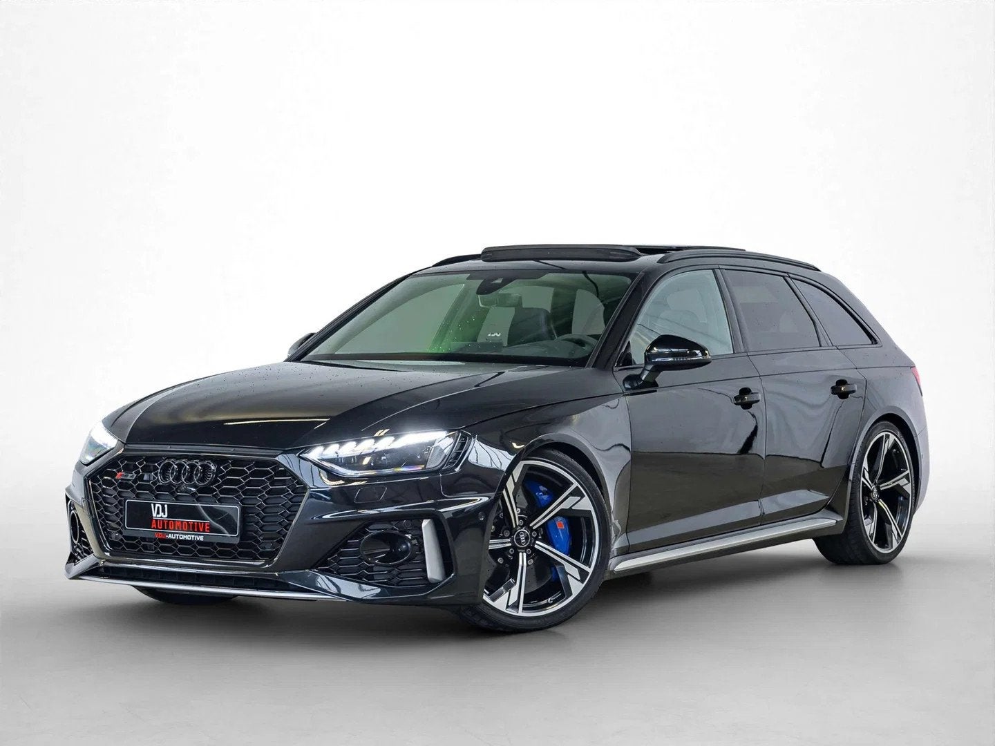Audi RS4 QUATTRO|CERAMIC|CARBON|360|B&O|PANO|ALCANTARA|, Auto's, Audi, Automaat, Gebruikt, Alcantara, Zwart
