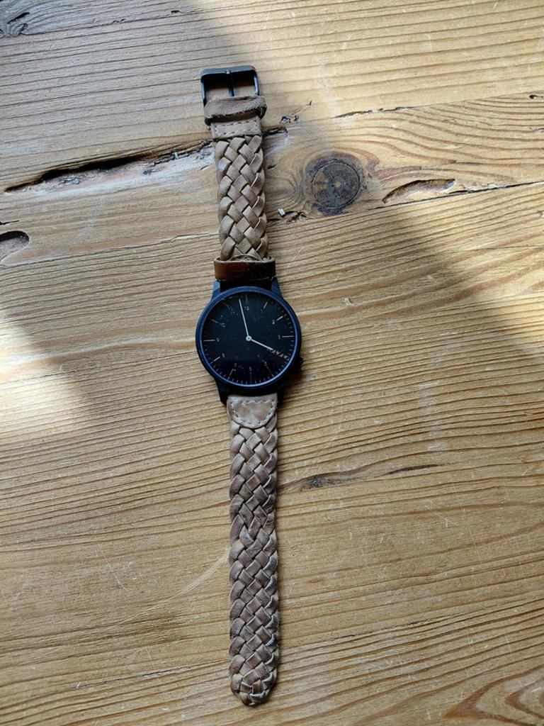 Horloge Komono, Ophalen