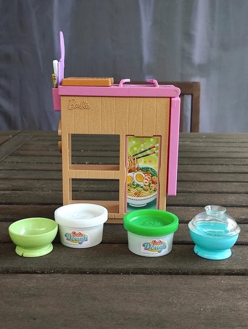 Barbie noodle keuken play dough kitchenette, Kinderen en Baby's, Ophalen, Gebruikt, Barbie