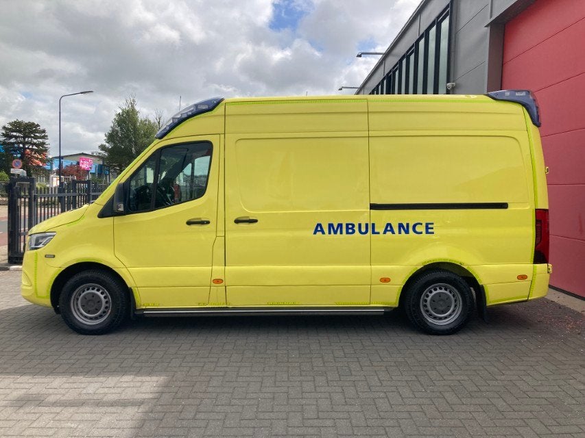 Mercedes-Benz Sprinter 319 CDI L2H2 Ambulance Ambulance, Auto's, Automaat, Gebruikt, 2987 cc, Mercedes-Benz