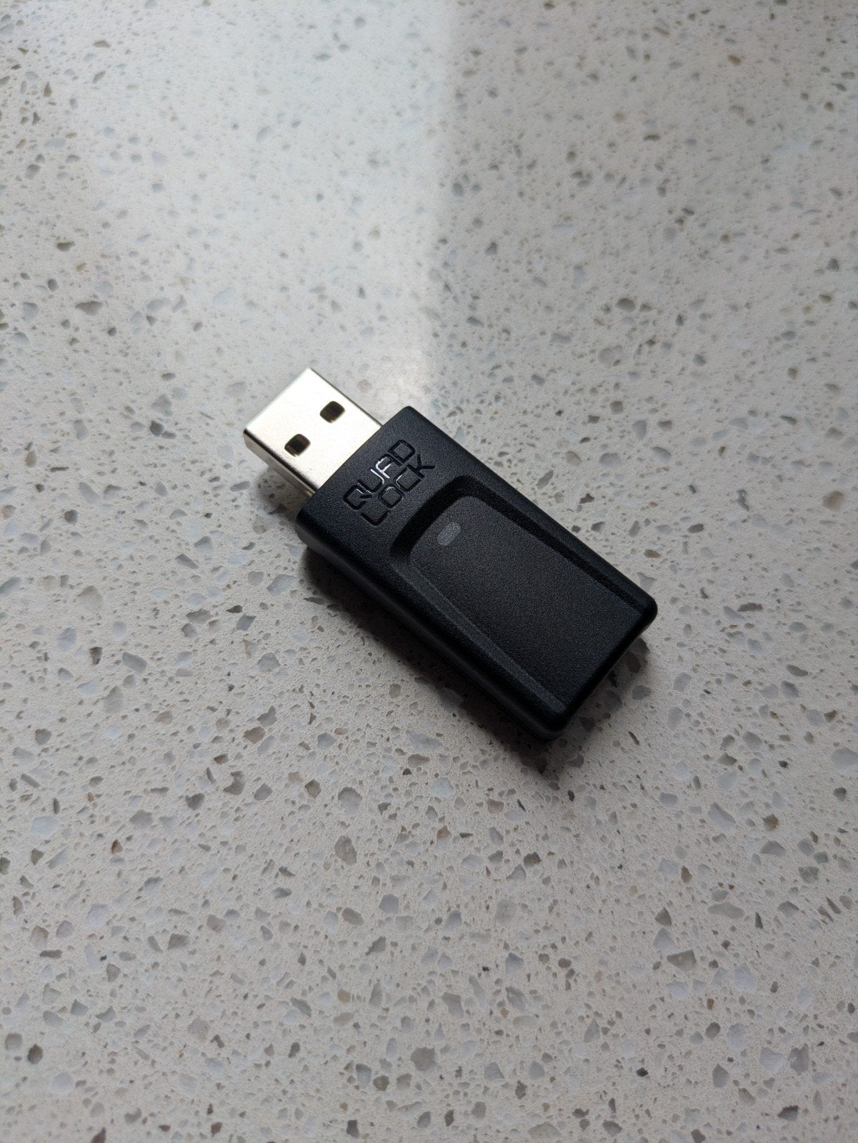 Quadlock USB Dongle voor Android en iOS, Ophalen
