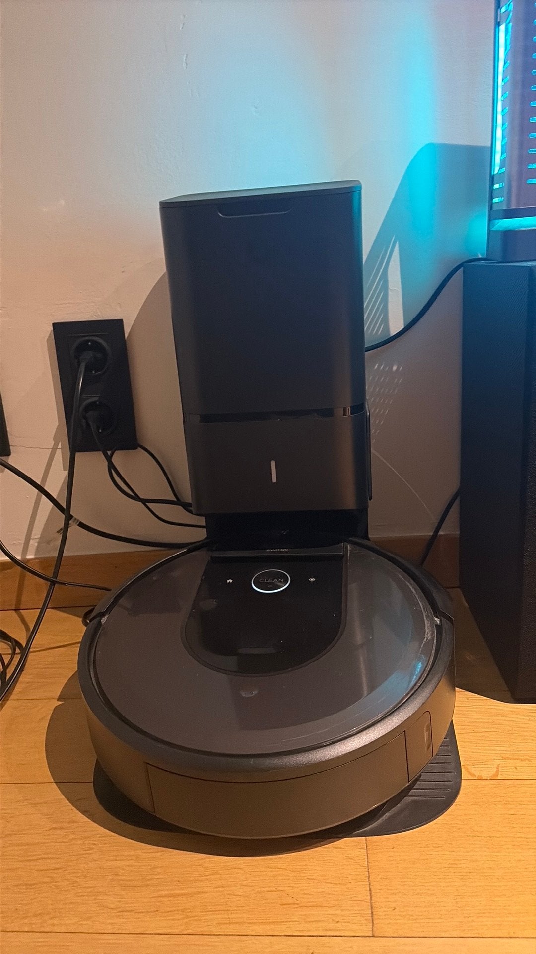roomba i7+, Elektronische apparatuur, Stofzuigers, Ophalen, Zo goed als nieuw, Robotstofzuiger