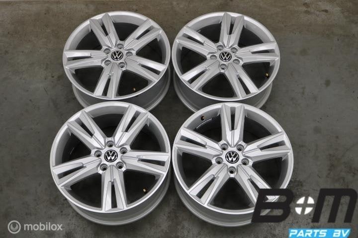 NIEUW! ORIGINEEL! 18 inch velgen VW Golf - T-Roc 575601025AD, Auto-onderdelen, Banden en Velgen, 18 inch, Banden en Velgen, Nieuw