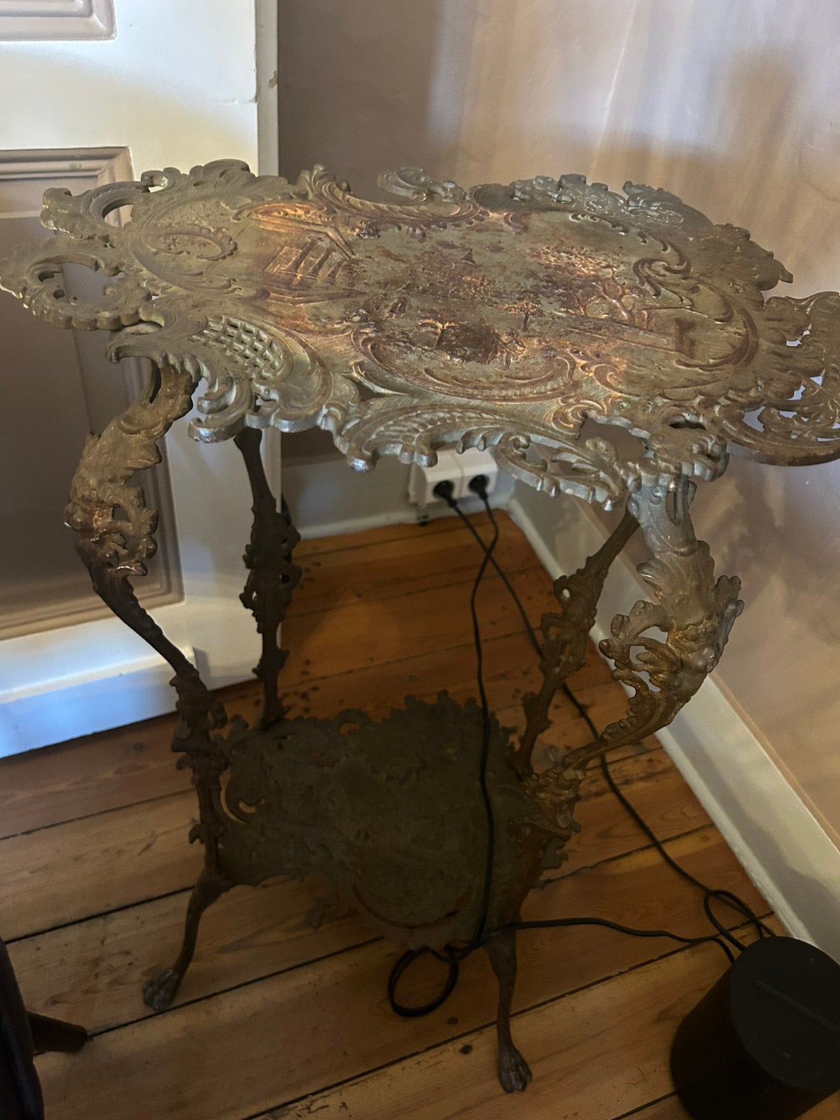 Bronze bijzettafel, Ophalen, Brons