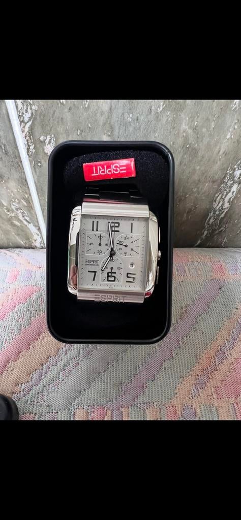 Montre esprit neuf, Enlèvement ou Envoi