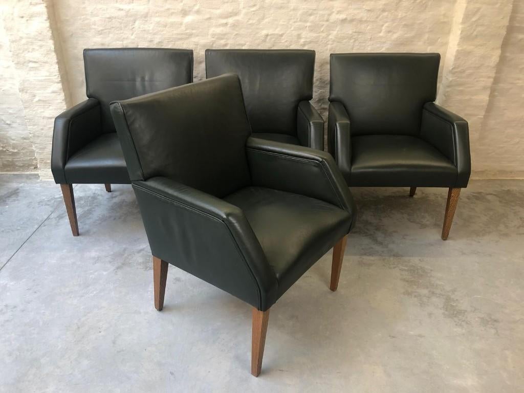 4 groene leren clubfauteuils met massief houten poten, Huis en Inrichting, Stoelen, Ophalen, Gebruikt, Overige kleuren, Vier
