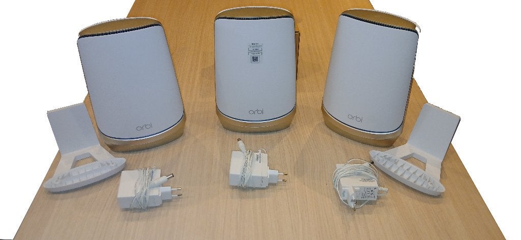 Routeur WiFi (RBRE960) + 2 satellites (RBSE960) + 3 supports, Computers en Software, Accesspoints, Zo goed als nieuw, Ophalen