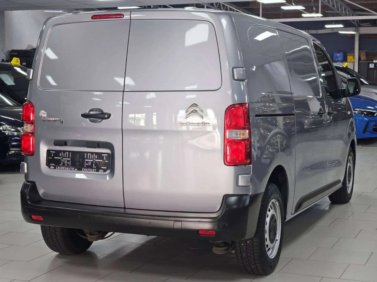 Citroën Jumpy 2.0 BlueHDI L2 Long Chassis 3Places Bluetooth, Autos, Camionnettes & Utilitaires, Argent ou Gris, Achat, Euro 6