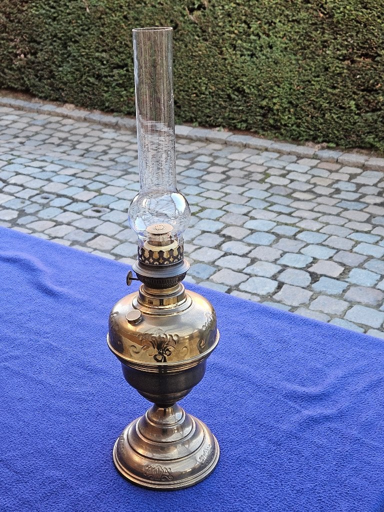 Belle lampe au kérosène en laiton antique | Décor classique, Verre, Comme neuf, Enlèvement, Classique