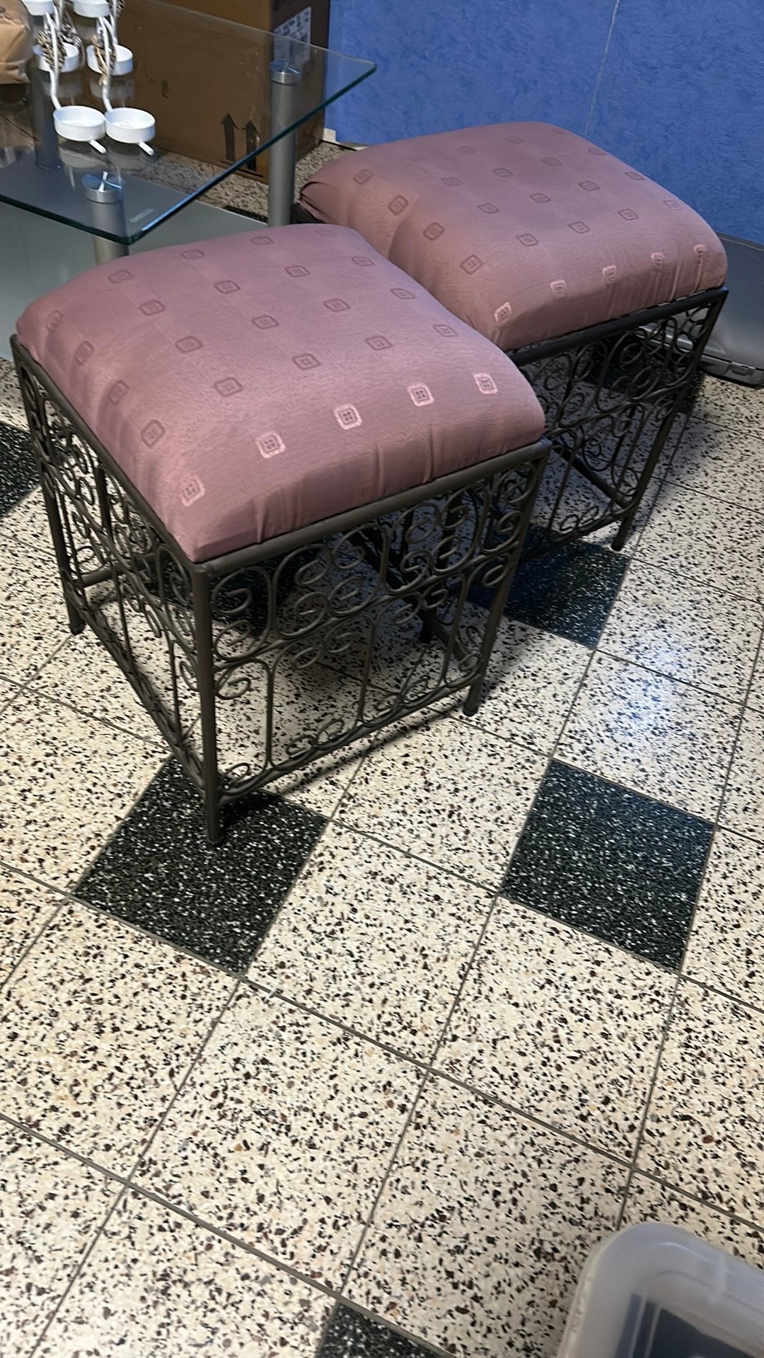 2 poufs fer forgé, Enlèvement ou Envoi, Comme neuf