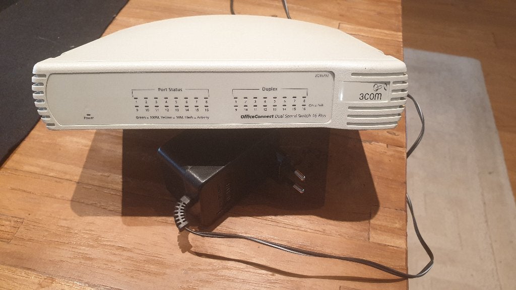 3COM 16 Poort Switch 100 Mbit, Informatique & Logiciels, Enlèvement ou Envoi, Utilisé