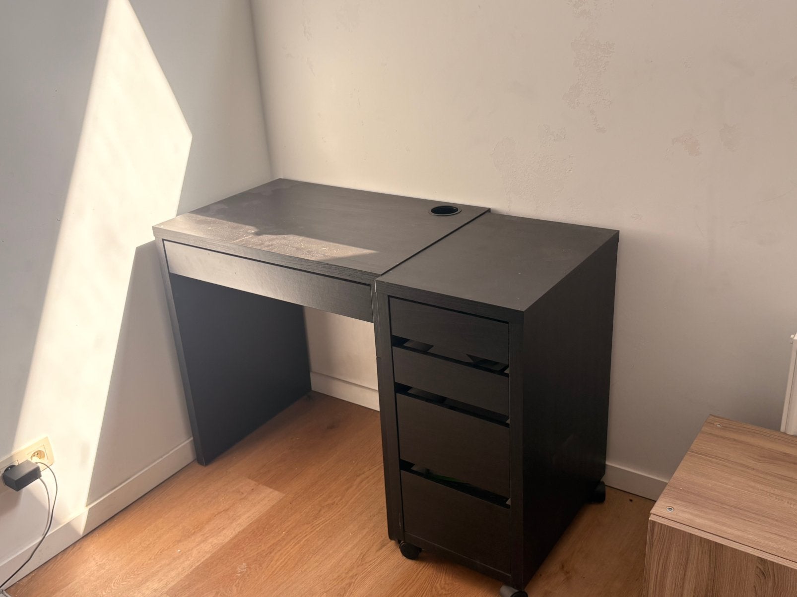 Bureau noir avec rangements – bon état, Ophalen, Zo goed als nieuw, Zwart