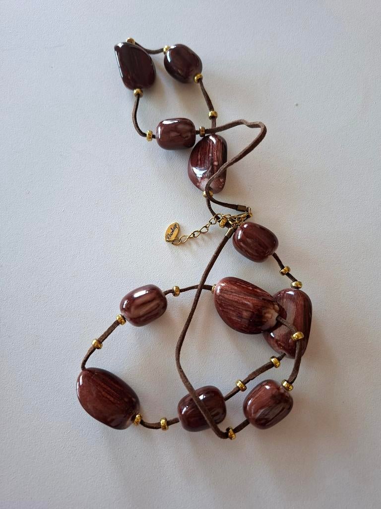 Collier en perles marron avec chaîne en daim, Enlèvement ou Envoi, Neuf, Brun