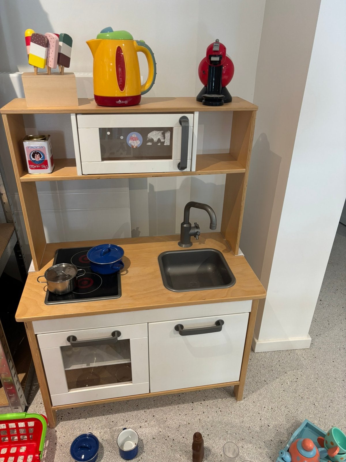 Ikea speelgoedkeuken met accesoires plan toys, Ophalen, Gebruikt, Hout, Speelkeuken