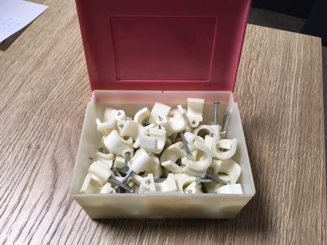 364. Partij spijkerclips bevestigingsklemmen, Ophalen of Verzenden, Nieuw