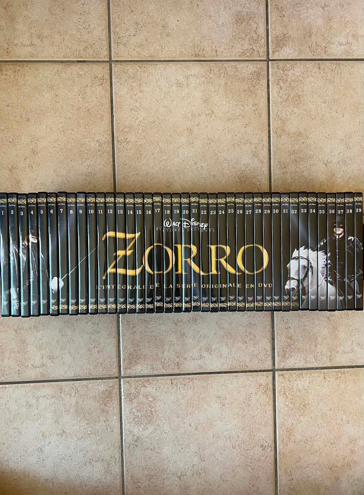 39 DVD Zorro, Enlèvement ou Envoi, Comme neuf