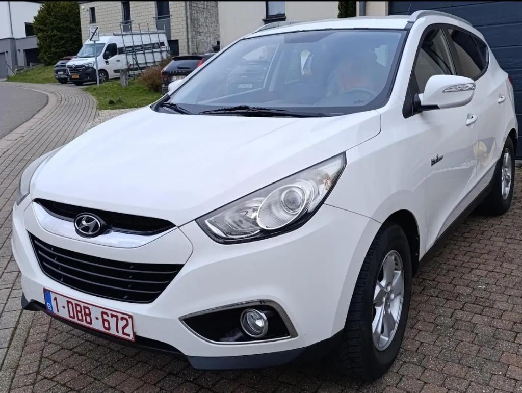 Hyundai iX35 - 7300€, 100 kW, 4 cilinders, Leder en Stof, Wit