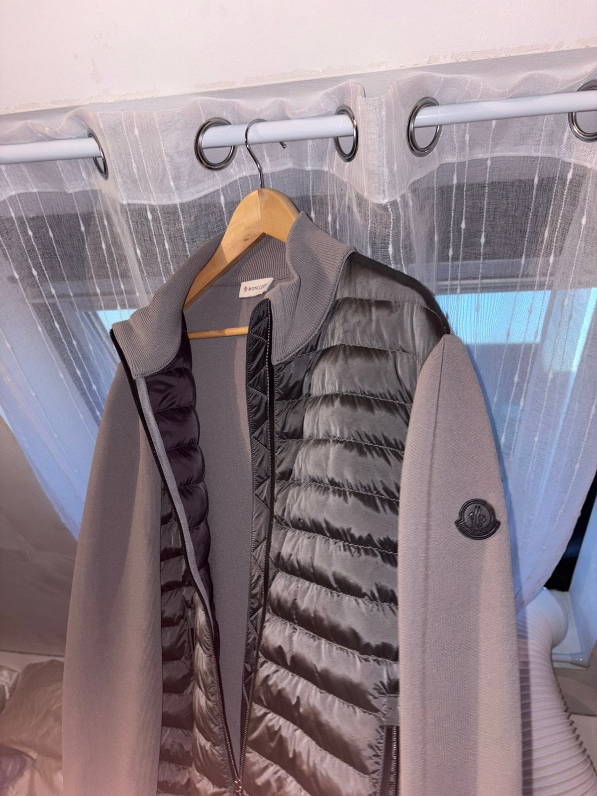 Moncler Cardigan, Ophalen of Verzenden, Zo goed als nieuw, Maat 52/54 (L), Grijs