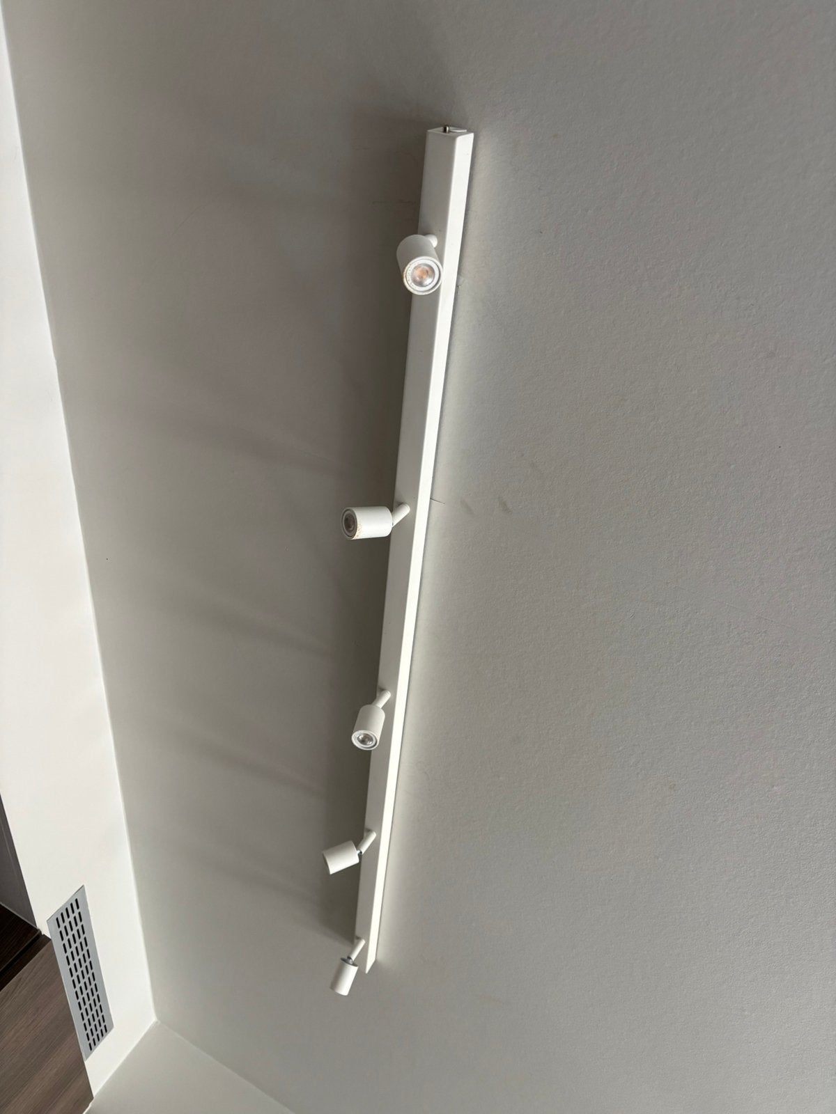 LED Plafondrail 5 spotjes IKEA, Enlèvement, Comme neuf, IKEA, LED