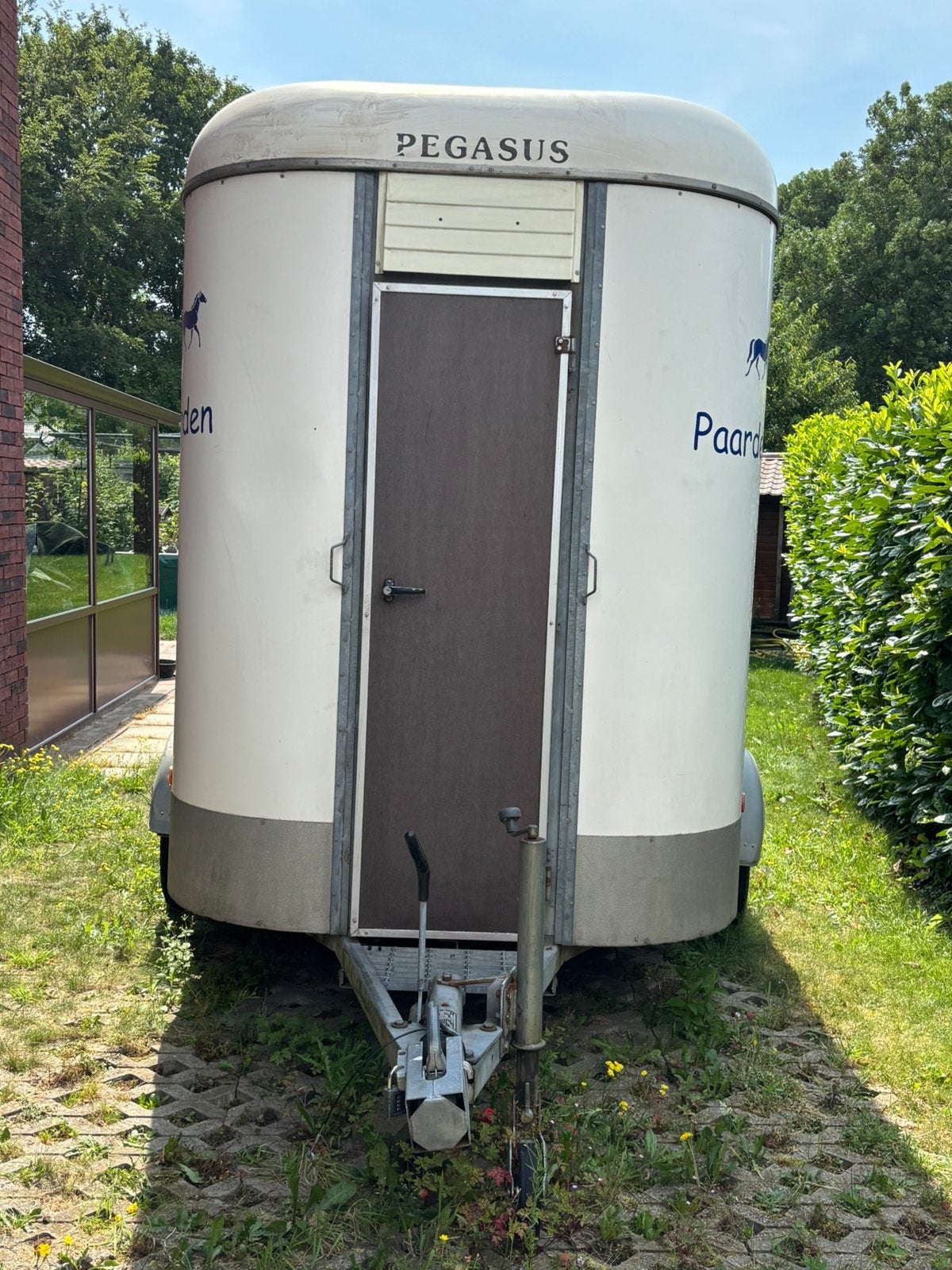 Sterke - goed onderhouden trailer met gebruiksporen, Ophalen, Gebruikt, Polyester, 2-paards trailer
