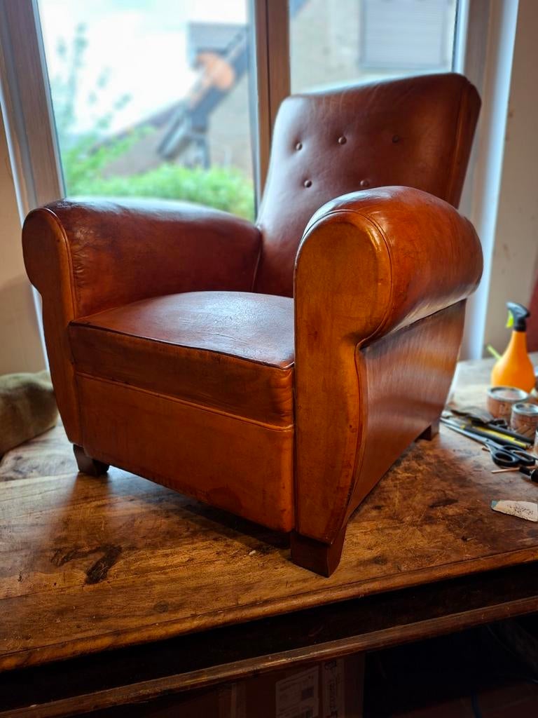 Clubfauteuil van echt leer, gerenoveerd industrieel loftdeco, Huis en Inrichting, Fauteuils, Leer, Ophalen