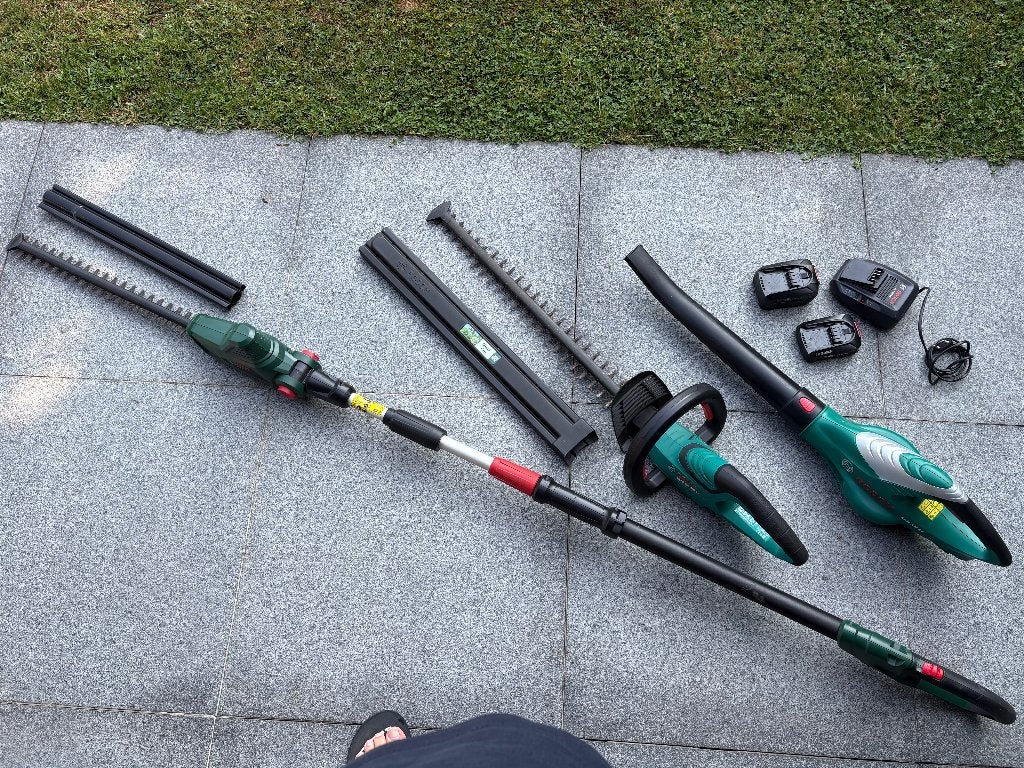 Set haagschaar, telescoop haagschaar en bladblazer Bosch, Tuin en Terras, Bladblazers, Ophalen, Gebruikt, Bosch, Accu